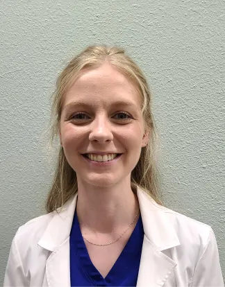 new  cropped   staff   dr chantal worsfold.jpg